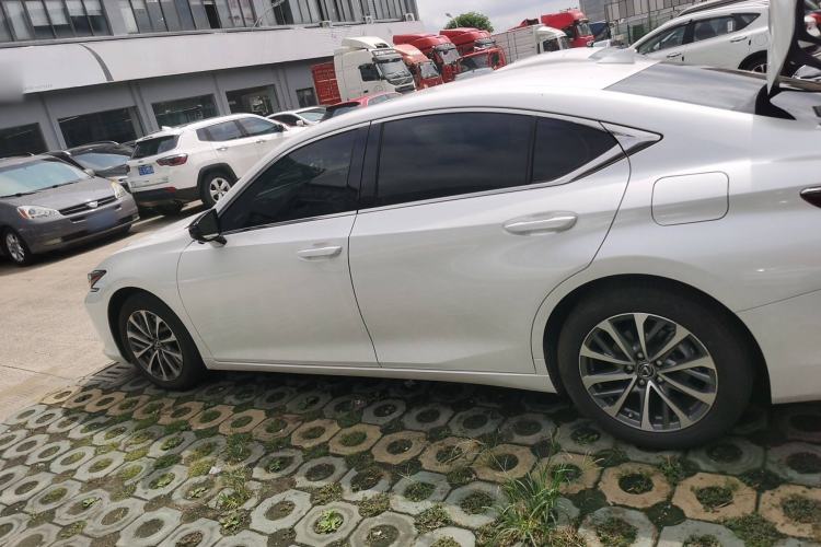 Used Lexus ES 2023 200 Excellence Edition Exterior 1