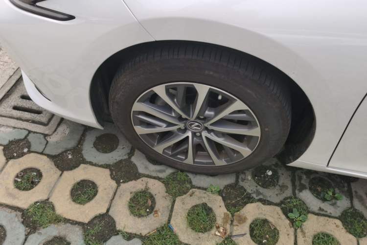 Used Lexus ES 2023 200 Excellence Edition Exterior 3