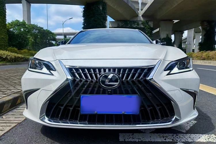 Used Lexus ES 2023 200 Excellence Edition Exterior 4