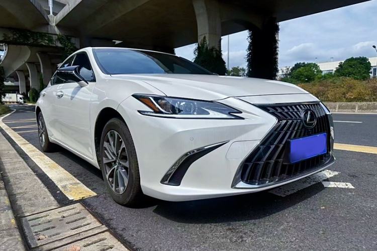 Used Lexus ES 2023 200 Excellence Edition Exterior 5