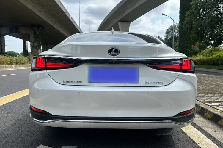 Used Lexus ES 2023 200 Excellence Edition Exterior 6