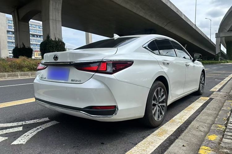 Used Lexus ES 2023 200 Excellence Edition Exterior 7