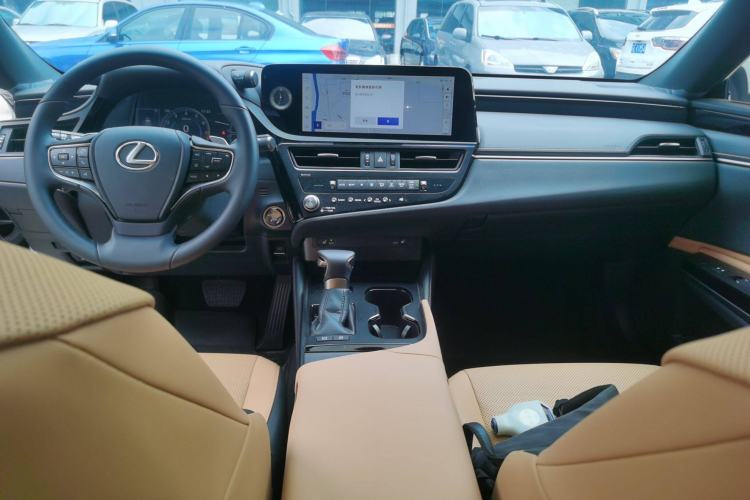 Used Lexus ES 2023 200 Excellence Edition Interior 2