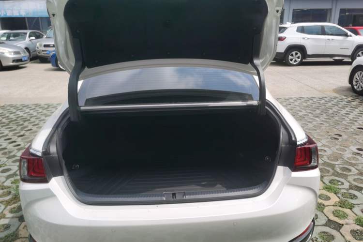 Used Lexus ES 2023 200 Excellence Edition Trunk
