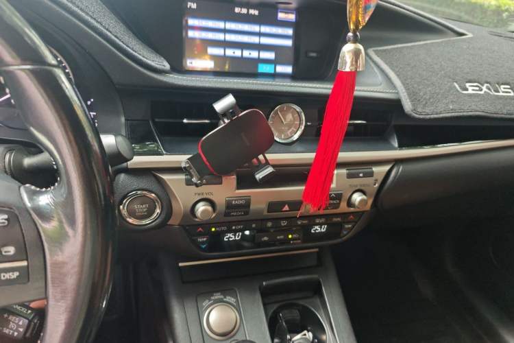 Used Lexus ES 2005 330 Audio And AC Panel
