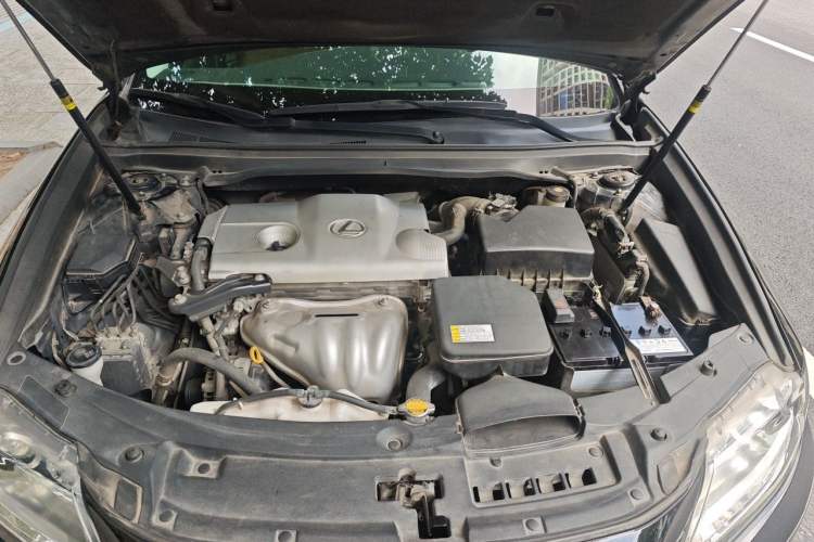 Used Lexus ES 2005 330 Engine Bay