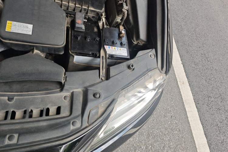 Used Lexus ES 2005 330 Engine Bay Left