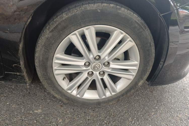Used Lexus ES 2005 330 Right Front Wheel Hub