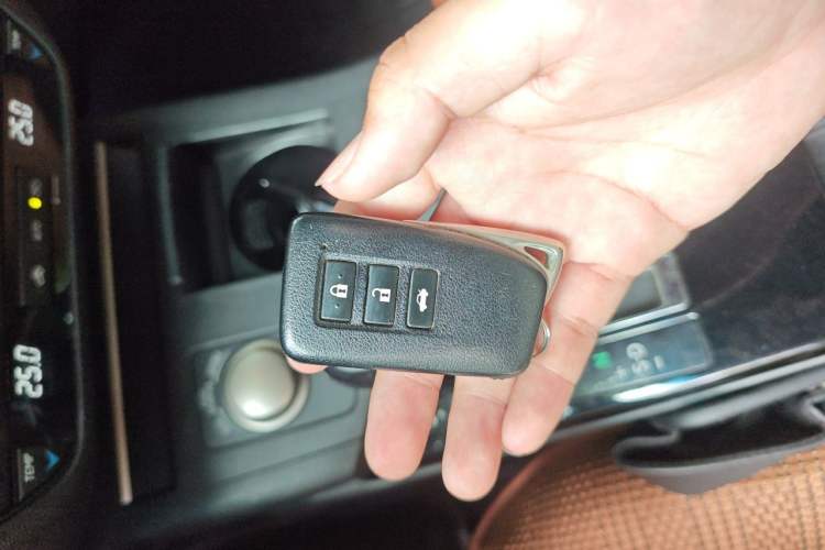 Used Lexus ES 2005 330 Vehicle Key