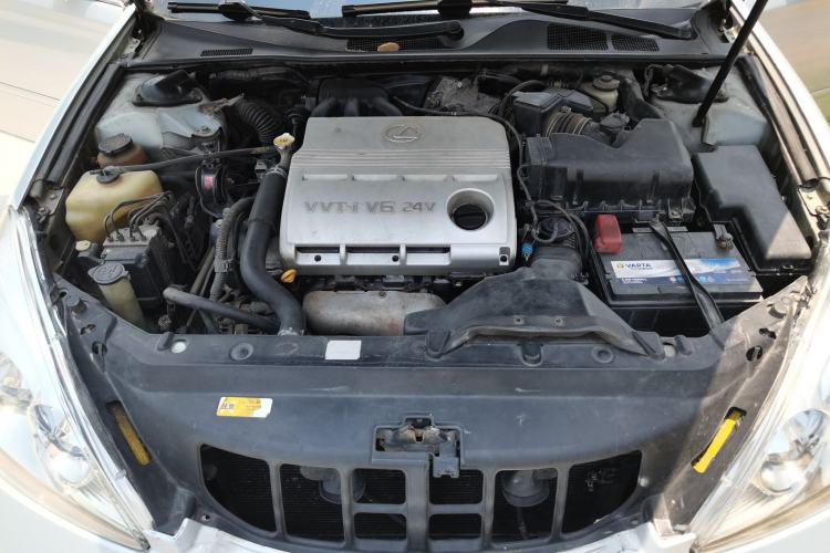 Used Lexus ES 2005 330 Engine Bay