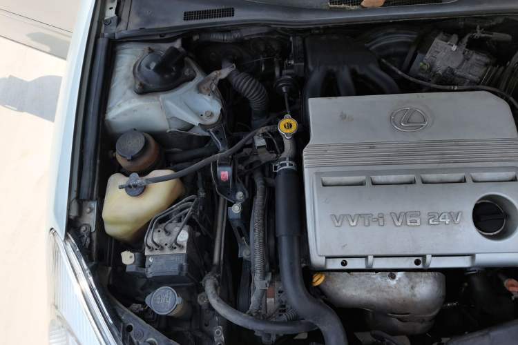 Used Lexus ES 2005 330 Engine Bay Right