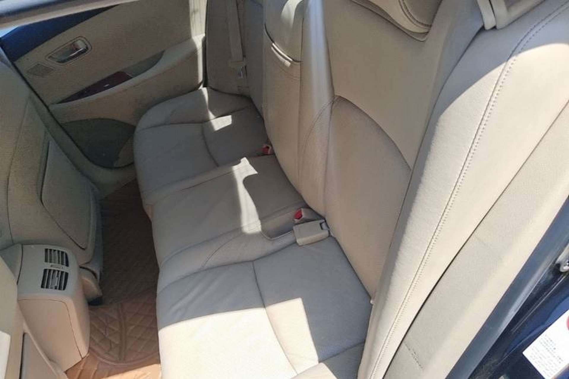 Used Lexus ES  Left Rear Seat