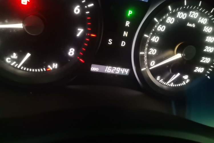 Used Lexus ES 2006 350 Luxury Edition Odometer Close Up