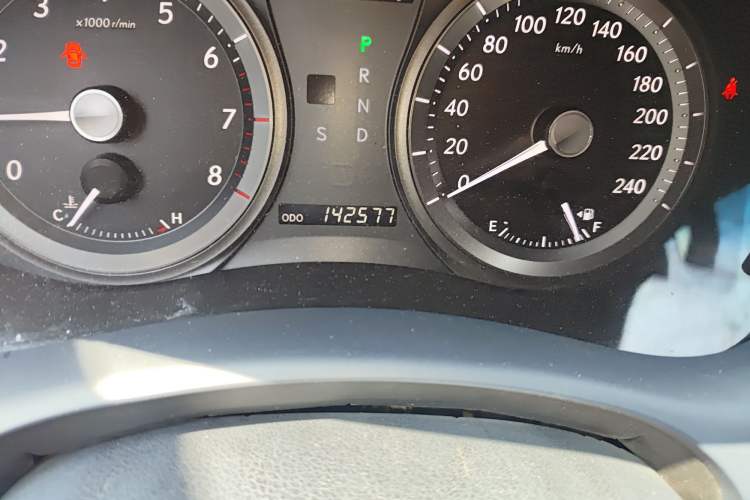 Used Lexus ES 2006 350 Luxury Edition Odometer Close Up