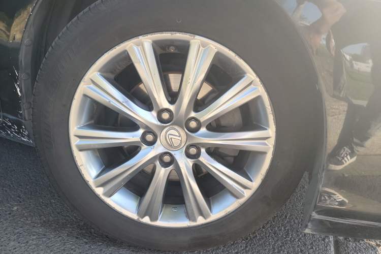 Used Lexus ES 2006 350 Luxury Edition Right Front Wheel Hub