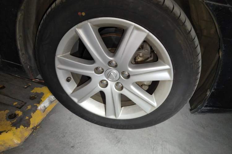 Used Lexus ES 2006 350 Right Front Wheel Hub