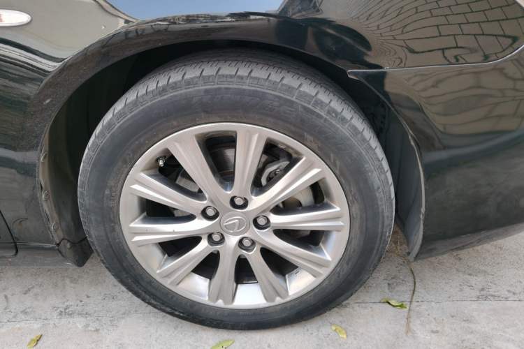 Used Lexus ES 2006 350 Luxury Edition Right Front Wheel Hub