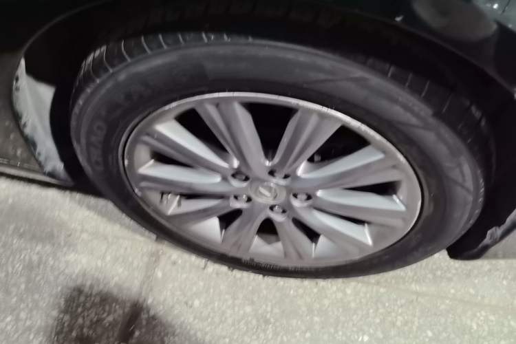 Used Lexus ES 2006 350 Luxury Edition Right Front Wheel Hub