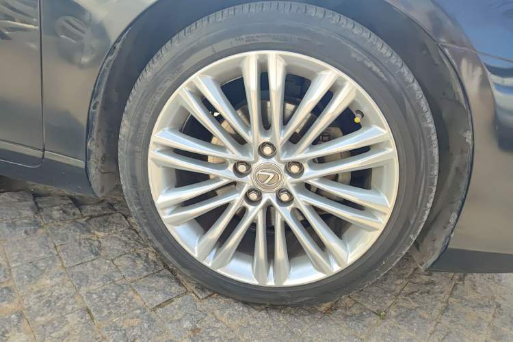 Used Lexus ES 2006 350 Luxury Edition Right Front Wheel Hub