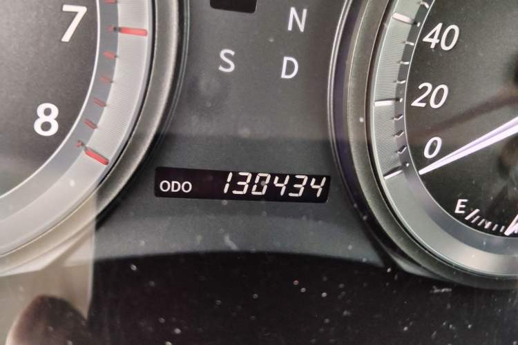 Used Lexus ES 2006 350 Luxury Edition Odometer Close Up