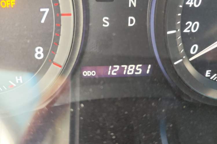 Used Lexus ES 2006 350 Luxury Edition Odometer Close Up