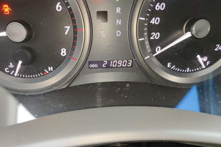 Used Lexus ES 2006 350 Odometer Close Up