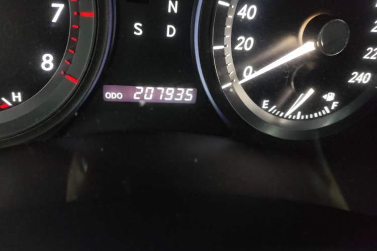 Used Lexus ES 2006 350 Luxury Edition Odometer Close Up