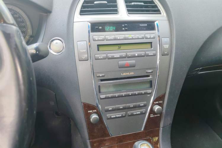 Used Lexus ES 2010 350 Elegant Edition Audio And AC Panel