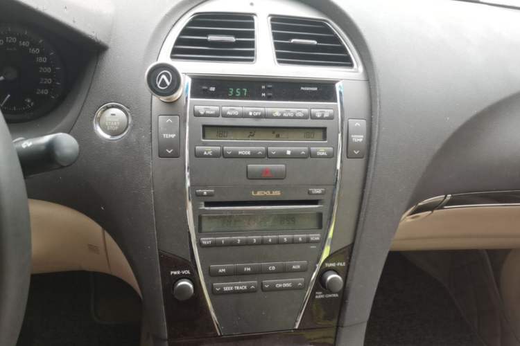 Used Lexus ES 2010 240 Elegant Edition Audio And AC Panel