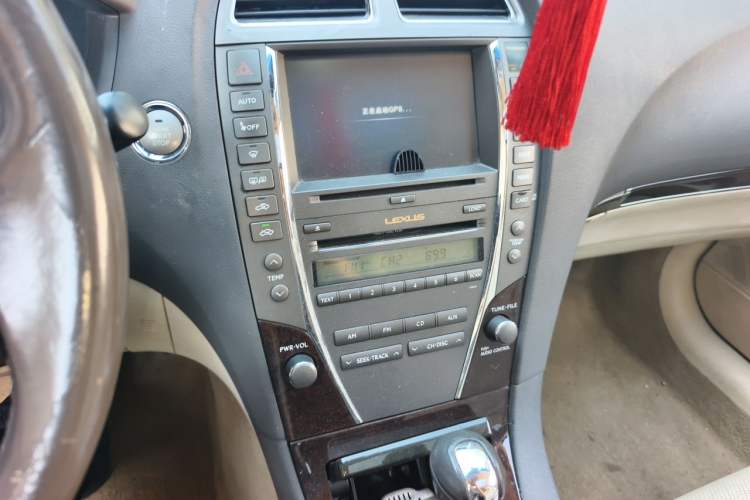 Used Lexus ES 2010 240 Elegant Edition Audio And AC Panel