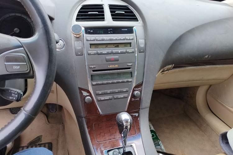 Used Lexus ES 2010 240 Elegant Edition Audio And AC Panel