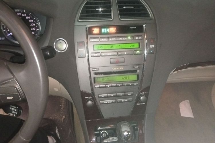 Used Lexus ES 2010 240 Elegant Edition Audio And AC Panel