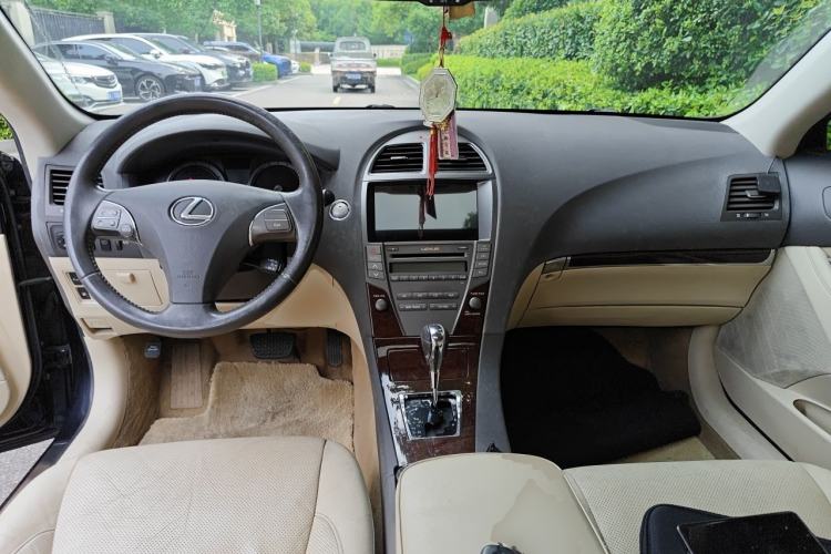 Used Lexus ES 2010 240 Elegant Edition Center Console
