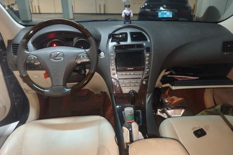 Used Lexus ES 2010 350 Luxury Edition Center Console
