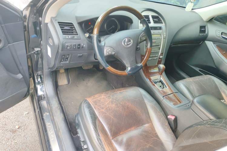 Used Lexus ES 2010 350 Elegant Edition Center Console