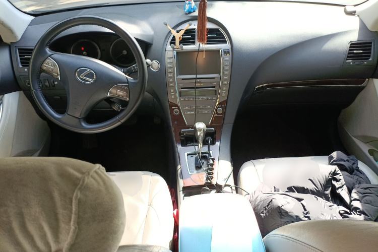 Used Lexus ES 2010 240 Elegant Edition Center Console