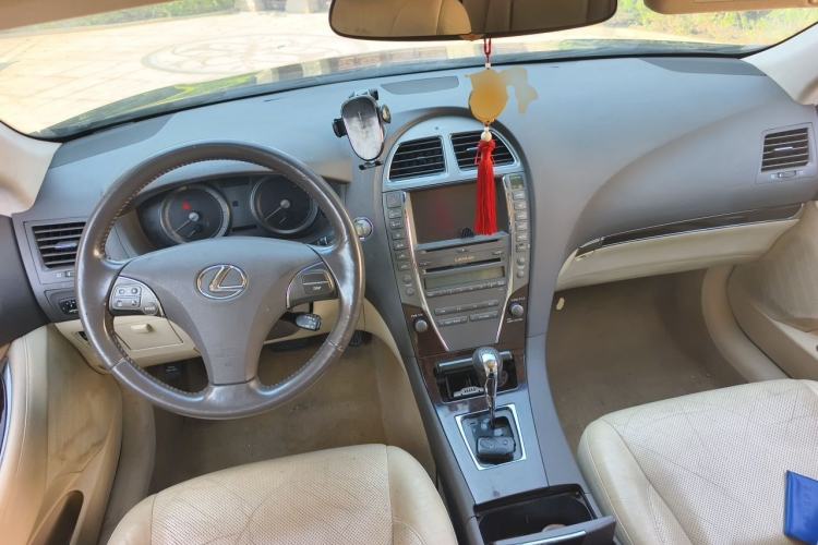 Used Lexus ES 2010 240 Elegant Edition Center Console