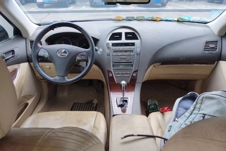 Used Lexus ES 2010 240 Elegant Edition Center Console