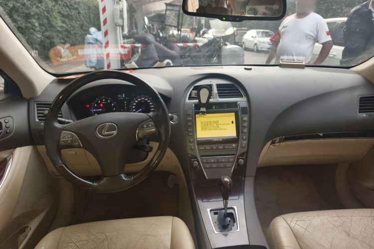 Used Lexus ES 2010 240 Luxury Edition Center Console