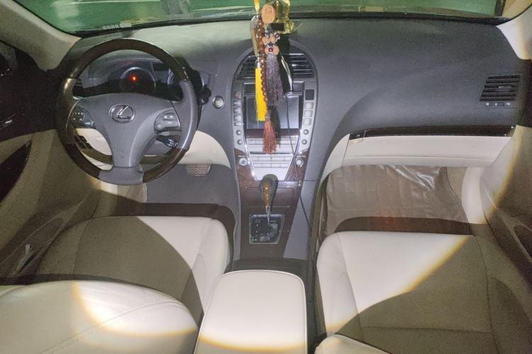 Used Lexus ES 2010 240 Luxury Edition Center Console
