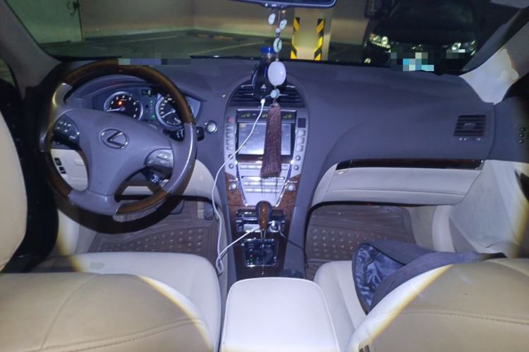 Used Lexus ES 2010 240 Luxury Edition Center Console