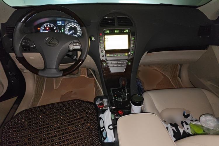 Used Lexus ES 2010 240 Luxury Edition Center Console
