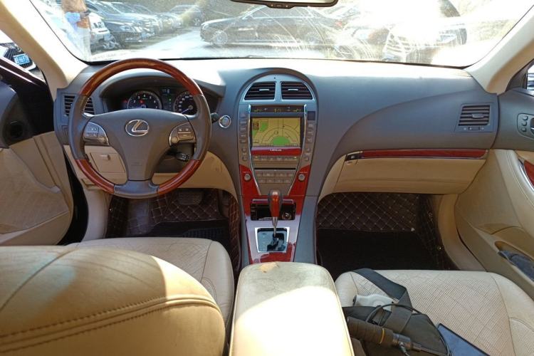 Used Lexus ES 2010 350 Elegant Edition Center Console