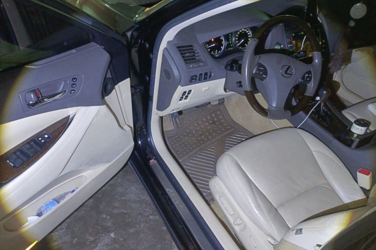 Used Lexus ES 2010 240 Luxury Edition Driver Seat