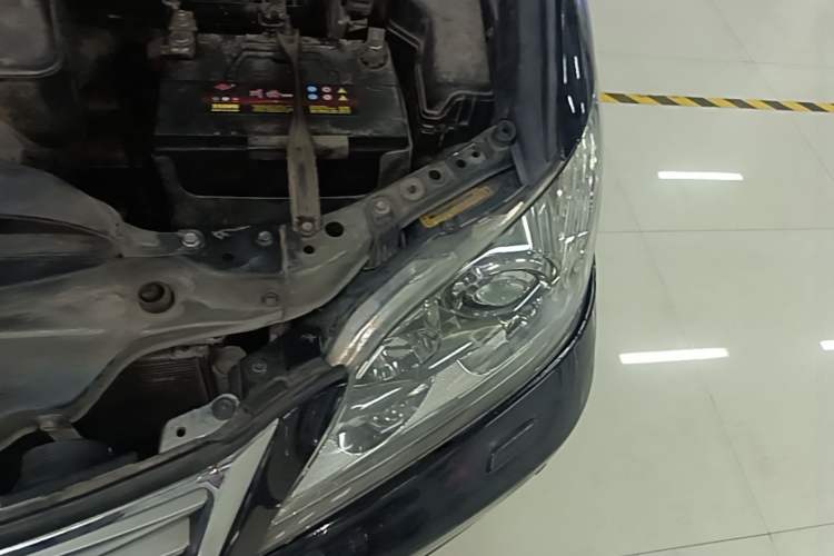 Used Lexus ES 2010 240 Luxury Edition Engine Bay Left