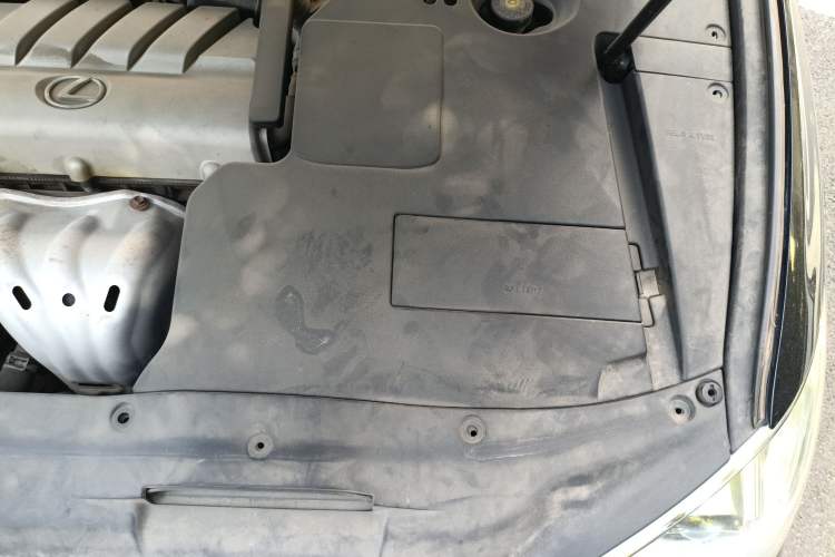 Used Lexus ES 2010 240 Elegant Edition Engine Bay Left