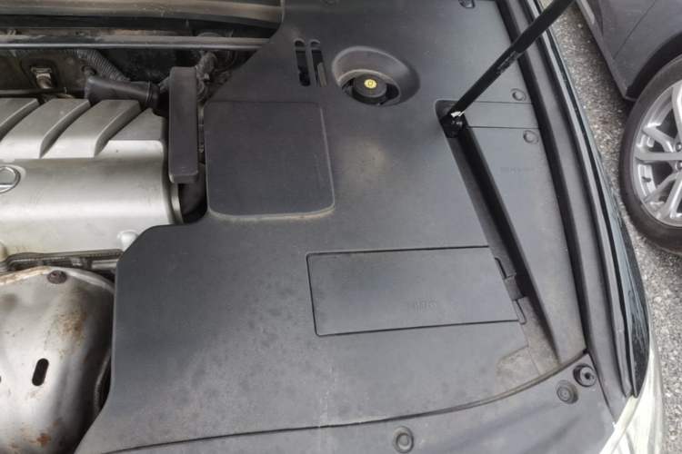 Used Lexus ES 2010 240 Elegant Edition Engine Bay Left