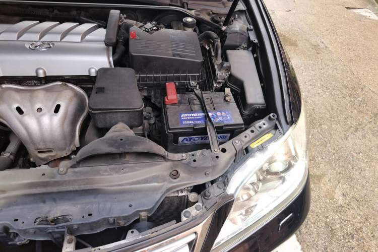 Used Lexus ES 2010 240 Luxury Edition Engine Bay Left