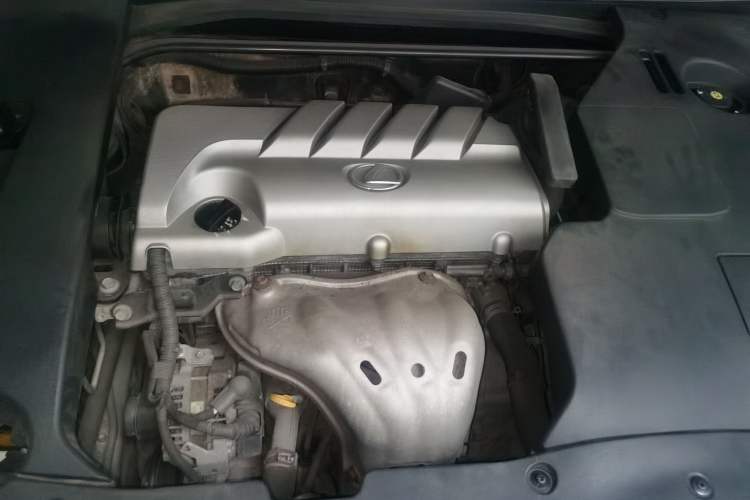 Used Lexus ES 2010 240 Elegant Edition Engine Bay