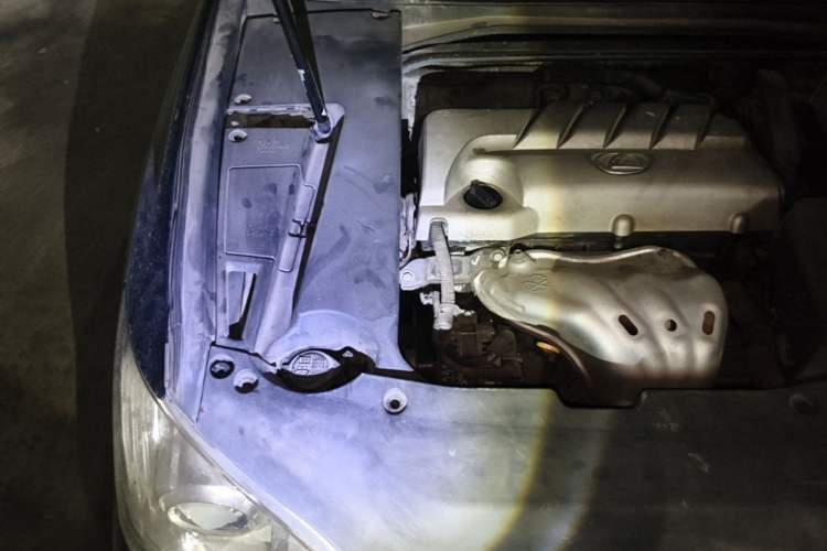 Used Lexus ES 2010 240 Elegant Edition Engine Bay Right